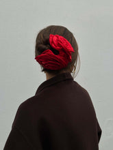 Indlæs billede til gallerivisning PICO COPENHAGEN Giant Satin Rose Claw Beige
