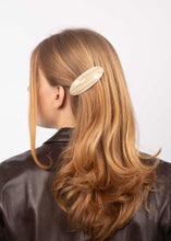 Indlæs billede til gallerivisning SUI AVA Oval Bone Clip Ivory
