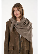 Indlæs billede til gallerivisning O&#39;TAY Obi Scarf Brownstone
