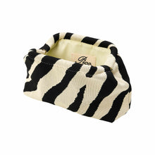 Indlæs billede til gallerivisning PICO COPENHAGEN Small Rosalia Clutch Zebra/Ivory
