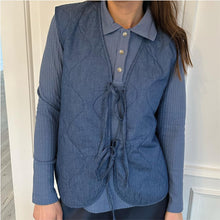 Indlæs billede til gallerivisning A VIEW Kamma Waistcoat Denim Blue
