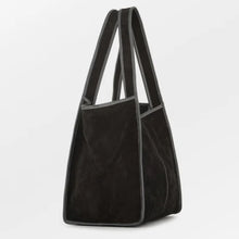Indlæs billede til gallerivisning BECK SÖNDERGAARD Suede Laurel Bag Sort
