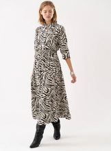 Indlæs billede til gallerivisning LOLLYS LAUNDRY Akane Maxi Skirt Zebra Print
