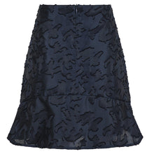 Indlæs billede til gallerivisning NEO NOIR Loui Artwork Skirt Navy
