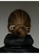 Indlæs billede til gallerivisning PICO COPENHAGEN Jolie Hair Pin Ivory
