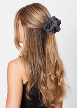 Indlæs billede til gallerivisning SUI AVA Rosa Midnight Hair Claw Dark Grey
