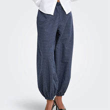 Indlæs billede til gallerivisning JDY Peggy Check Loose Pant Navy
