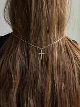 Indlæs billede til gallerivisning PICO COPENHAGEN Cross Small Crystal Pendant (guld/sølv)
