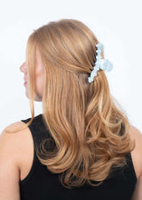 Indlæs billede til gallerivisning SUI AVA Bright Flower Sun Clip Pastel Blue
