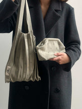 Indlæs billede til gallerivisning PICO COPENHAGEN Small Fleur Clutch Ice Blue

